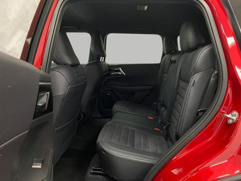 New 2026 Mitsubishi Outlander LE AWD/4WD image 28