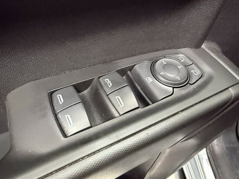 Used 2020 Chevrolet Silverado 1500 Custom w/ Custom Value Package image 27