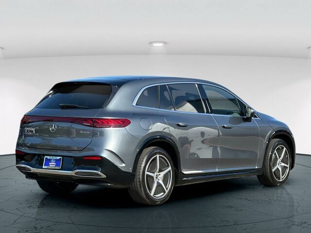 Used 2023 Mercedes-Benz EQS 580 4MATIC SUV w/ Acoustic Comfort Package image 6