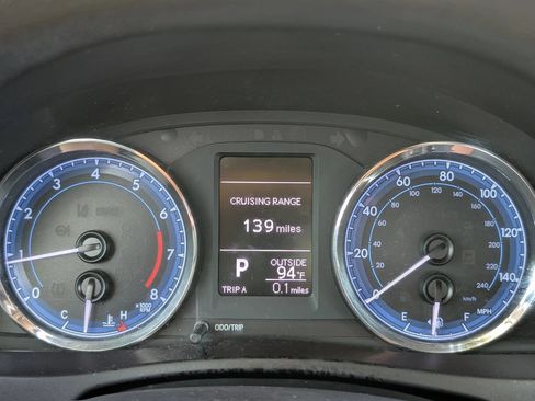 Used 2019 Toyota Corolla LE FWD image 17