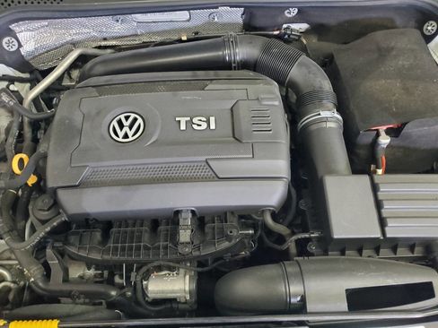 Used 2016 Volkswagen Beetle 1.8T Classic FWD image 4