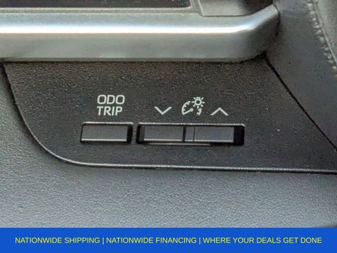 Used 2023 Toyota Highlander L image 40