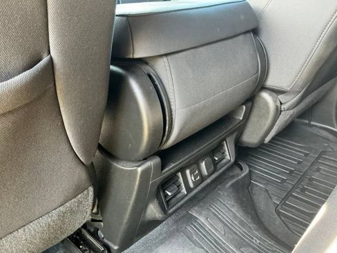 Used 2022 GMC Sierra 1500 SLE w/ Driver Alert Package II AWD/4WD image 37