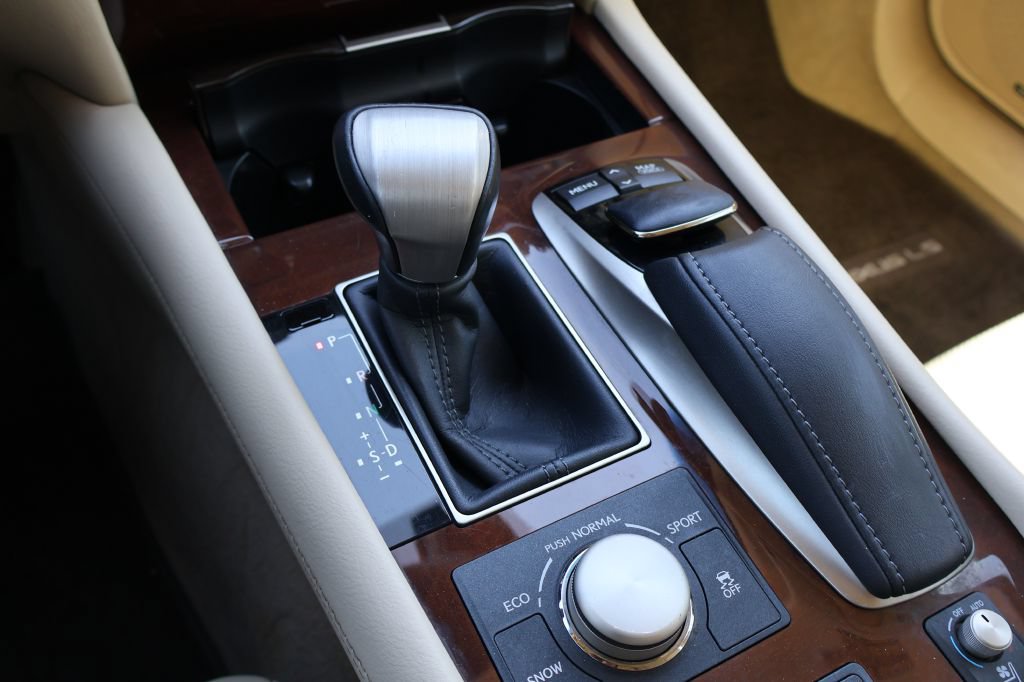 Used 2014 Lexus LS 460 w/ Comfort Package RWD image 28