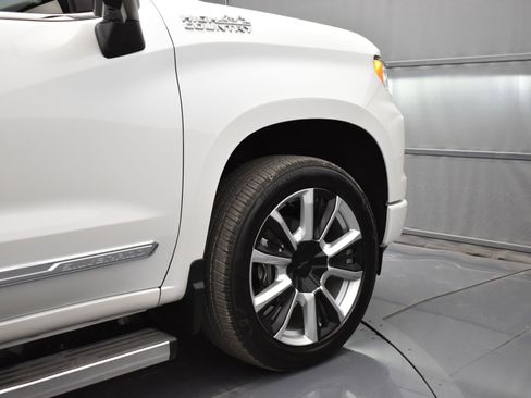 Used 2025 Chevrolet Silverado 1500 High Country image 48