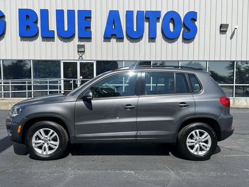 Used 2017 Volkswagen Tiguan S FWD image 2