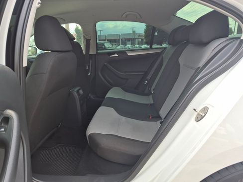 Used 2018 Volkswagen Jetta S w/ Cold Weather Package FWD image 25