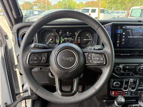 Used 2024 Jeep Wrangler Unlimited Rubicon 4xe image 6