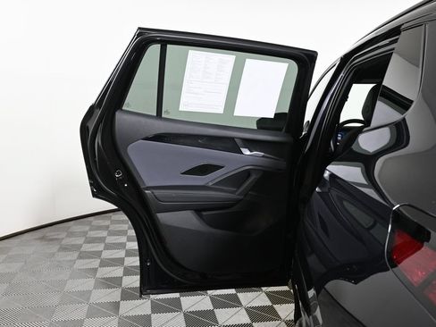 Used 2025 Volkswagen Tiguan SE R-Line AWD/4WD image 30