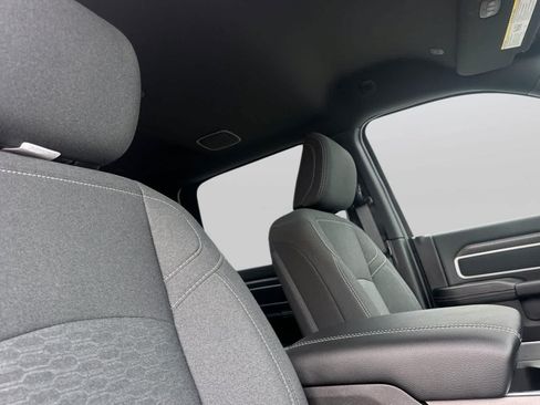 New 2026 RAM 2500 Big Horn AWD/4WD image 17