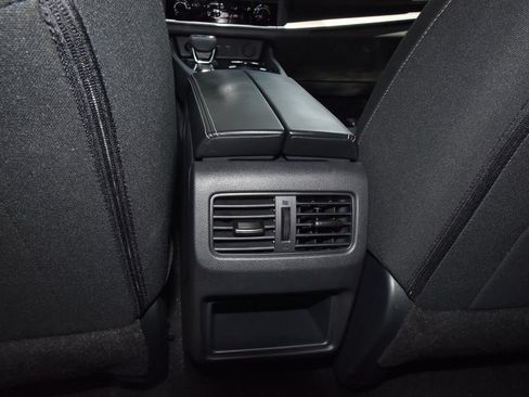 Used 2025 Nissan Rogue S FWD image 9