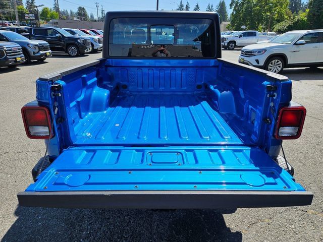 Used 2023 Jeep Gladiator Sport w/ Trailer Tow Package AWD/4WD image 16
