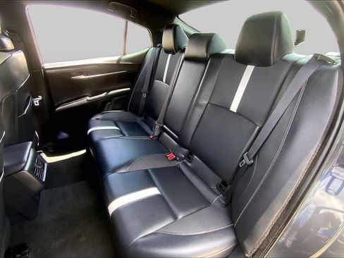 Used 2025 Toyota Camry SE FWD image 20