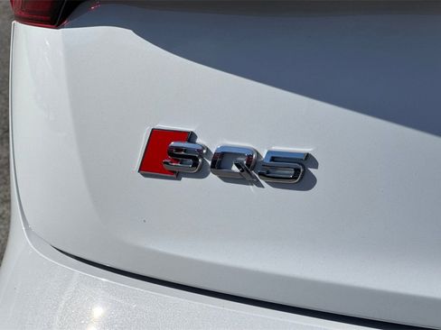 Used 2022 Audi SQ5 Premium image 27