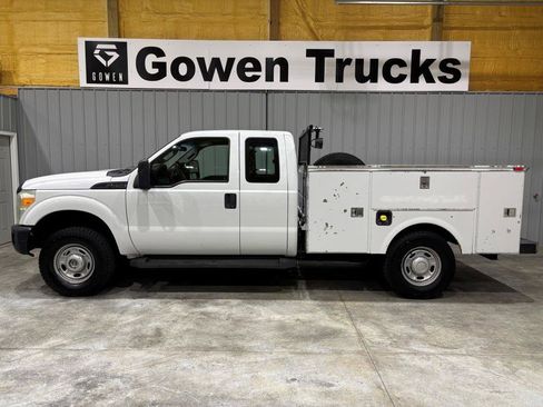 Used 2011 Ford F250 XL AWD/4WD image 2
