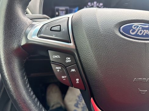 Used 2023 Ford Edge SEL image 42