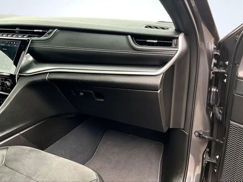 Used 2023 Jeep Grand Cherokee L Altitude image 24