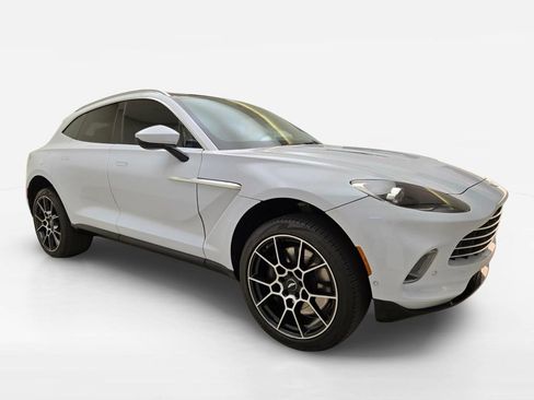 Used 2022 Aston Martin DBX AWD/4WD image 3