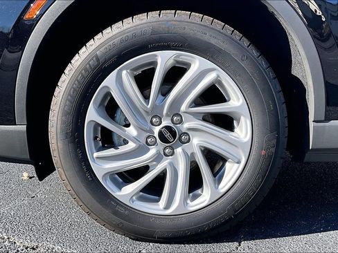 Used 2025 Lincoln Corsair Premiere image 9