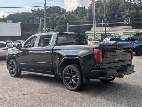 Used 2024 GMC Sierra 1500 Denali w/ Technology Package AWD/4WD image 4