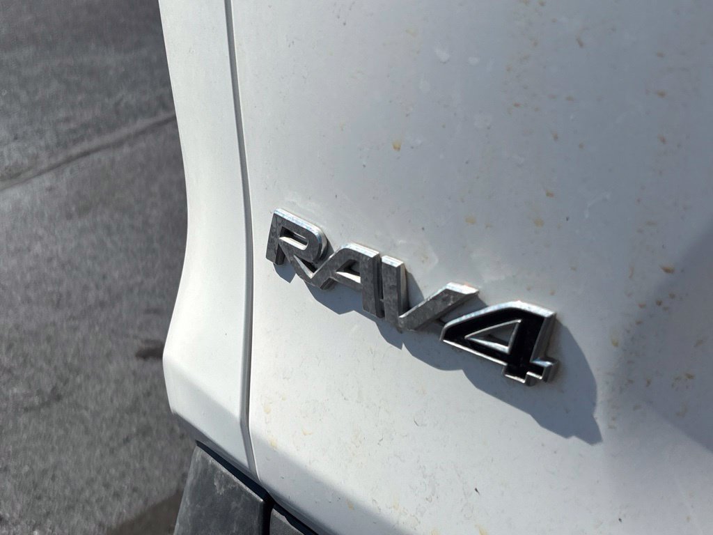 Used 2021 Toyota RAV4 XLE FWD image 30