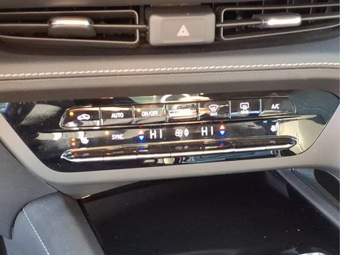 Used 2023 Buick Envision Essence FWD image 10