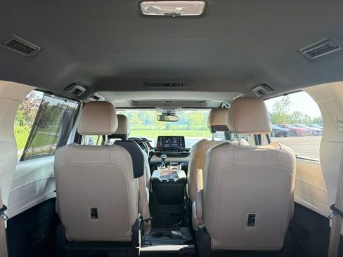 Used 2021 Toyota Sienna XLE FWD image 14