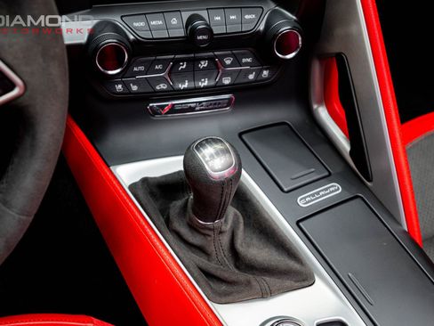 Used 2019 Chevrolet Corvette Stingray Coupe RWD image 18