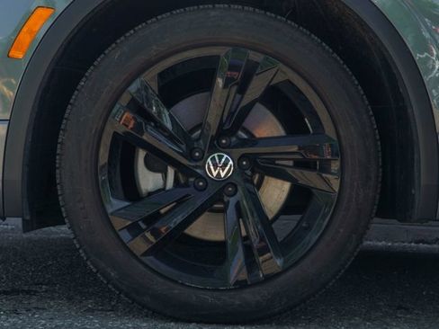 Used 2023 Volkswagen Tiguan SE R-Line FWD image 12