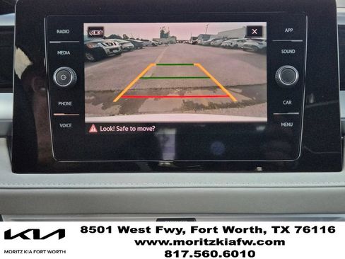 Used 2025 Volkswagen Taos SE FWD image 15