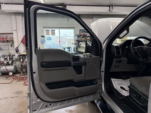 Used 2018 Ford F150 XLT w/ Equipment Group 302A Luxury image 11