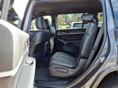 New 2025 Jeep Grand Cherokee L Limited w/ Black Appearance Package image 16