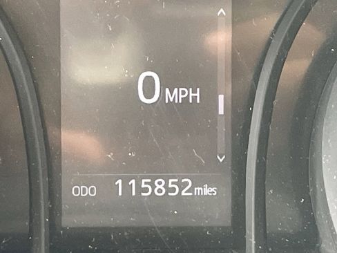 Used 2020 Toyota Camry SE image 7