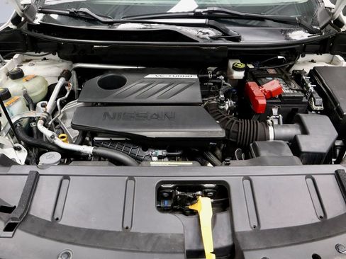 Certified 2022 Nissan Rogue SV image 17