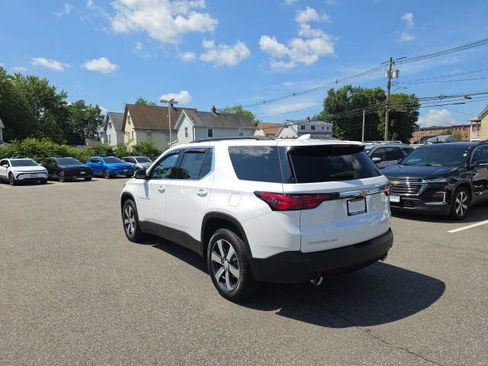 Used 2023 Chevrolet Traverse LT w/ LT Premium Package AWD/4WD image 5