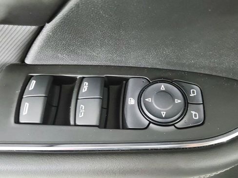 Used 2025 Buick Envision Preferred AWD/4WD image 17