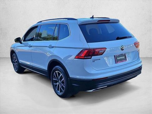 Used 2020 Volkswagen Tiguan SE w/ Panoramic Sunroof Package image 8