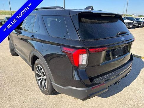 Certified 2025 Ford Explorer ST-Line RWD image 8