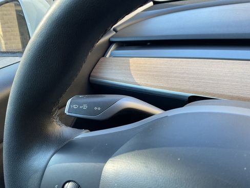 Used 2020 Tesla Model Y Performance image 29