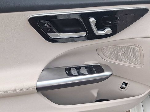 Used 2023 Mercedes-Benz C 300 4MATIC Sedan image 10