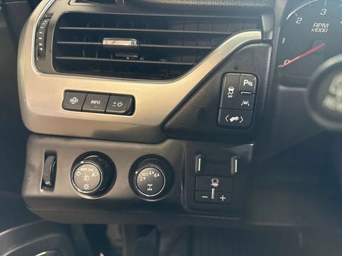 Used 2019 Chevrolet Tahoe Premier AWD/4WD image 65