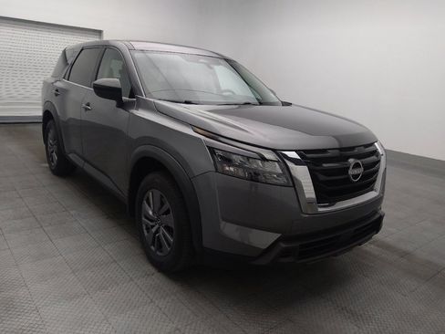 Used 2023 Nissan Pathfinder S FWD image 13