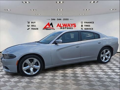 Used 2015 Dodge Charger SE w/ Popular Equipment Group RWD image 1