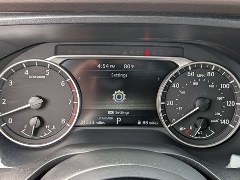 Used 2023 Nissan Rogue SV FWD image 18