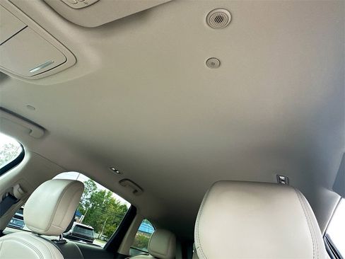 Used 2024 Lincoln Nautilus Reserve image 11