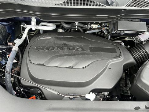 Used 2025 Honda Passport EX-L image 16