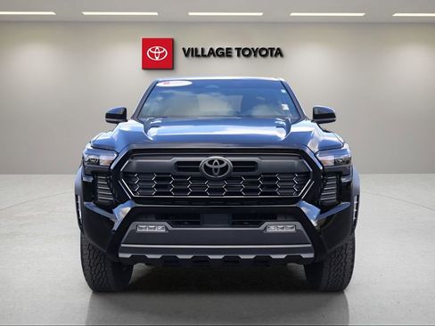 Certified 2025 Toyota Tacoma TRD Off-Road AWD/4WD image 8