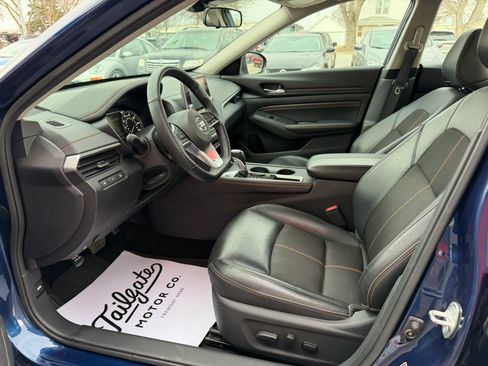 Used 2020 Nissan Altima 2.5 SR w/ Premium Package image 10