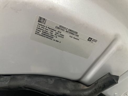 Used 2019 Chevrolet Trax LT w/ LT Convenience Package AWD/4WD image 17