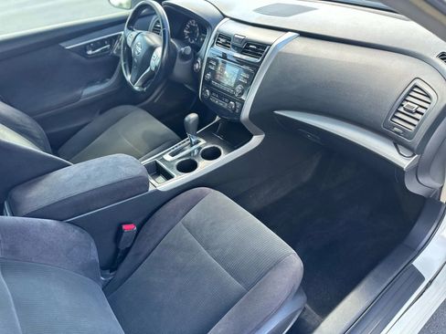 Used 2013 Nissan Altima 2.5 SV FWD image 22